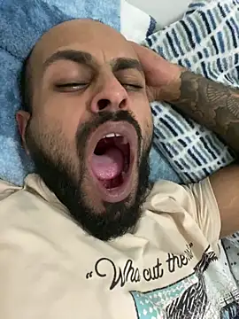 Snapshot of islandvybee55 chatting on January 2025 01:05:02 AM islandvybee55 online show from January 2025 01:05:02 AM