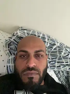 Snapshot of islandvybee55 chatting on February 2025 07:49:01 PM islandvybee55 online show from February 2025 07:49:01 PM