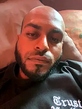 Snapshot of islandvybee55 chatting on October 2025 03:35:01 PM islandvybee55 online show from October 2025 03:35:01 PM