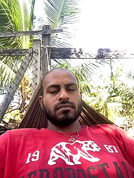 Snapshot of islandvybee55 chatting on December 2025 04:27:01 PM islandvybee55 online show from December 2025 04:27:01 PM