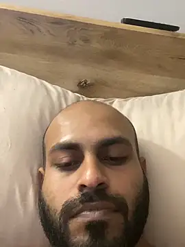 Snapshot of islandvybee55 chatting on April 2026 01:01:02 PM islandvybee55 online show from April 2026 01:01:02 PM