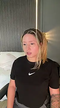 MiaPetit  online show from November 2025 01:14:02 AM