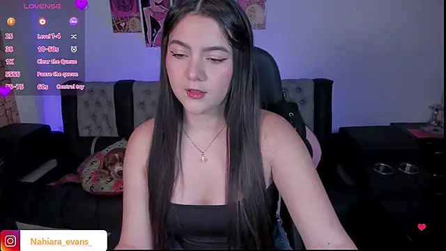 NahiaraEvans  online show from December 2024 08:39:02 AM