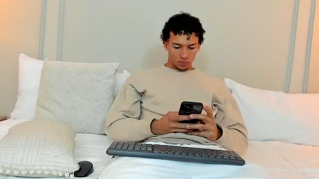 Dominick star online show from December 2024 03:32:01 AM