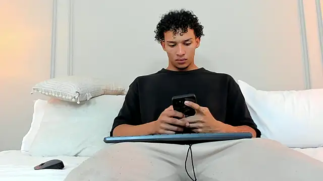 Dominick star online show from December 2024 03:17:02 AM