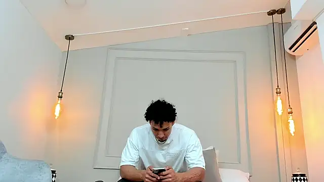 Dominick star online show from February 2025 09:28:01 AM