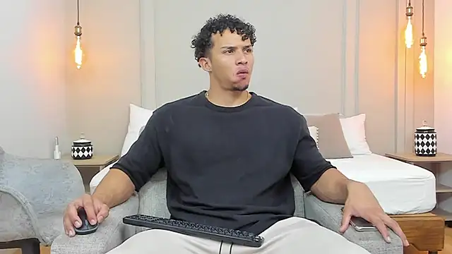 Dominick star online show from February 2025 04:06:01 AM