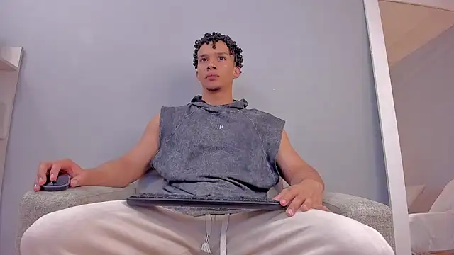 Dominick star online show from November 2025 03:38:01 AM