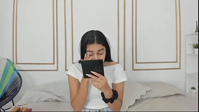 natalia aguirre1 online show from March 2025 12:29:01 PM