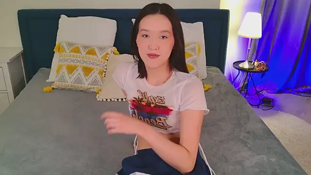 Snapshot of CarrieAmber chatting on May 2026 02:00:01 PM CarrieAmber online show from May 2026 02:00:01 PM