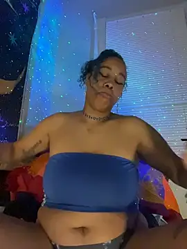 Snapshot of loveluna8 chatting on October 2025 09:11:01 AM loveluna8 online show from October 2025 09:11:01 AM