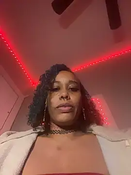 Snapshot of loveluna8 chatting on October 2025 08:26:01 AM loveluna8 online show from October 2025 08:26:01 AM