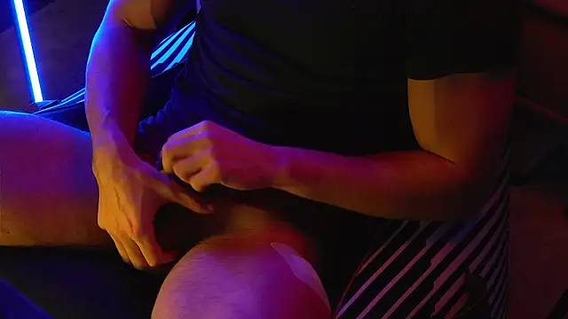 Snapshot of coupleofficial chatting on January 2025 08:25:02 PM coupleofficial online show from January 2025 08:25:02 PM