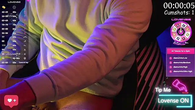 Snapshot of coupleofficial chatting on January 2025 09:52:02 PM coupleofficial online show from January 2025 09:52:02 PM