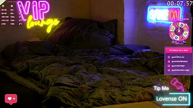 Snapshot of coupleofficial chatting on March 2025 12:00:02 AM coupleofficial online show from March 2025 12:00:02 AM