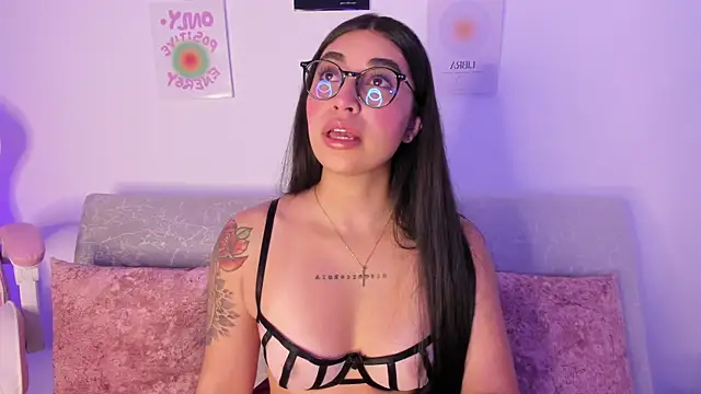 Snapshot of sensualhaven_ chatting on December 2024 10:23:01 PM sensualhaven  online show from December 2024 10:23:01 PM
