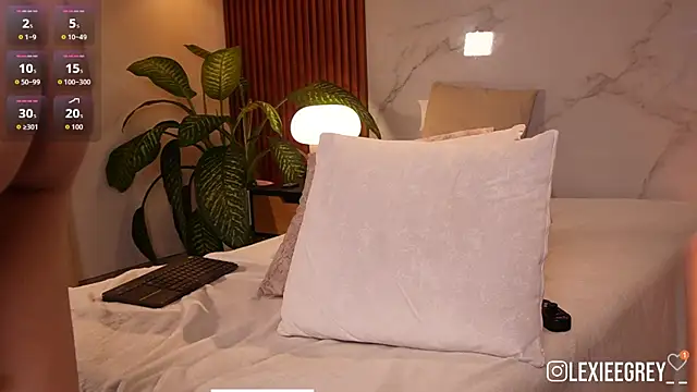 lexiee grey  online show from June 2026 02:33:01 PM