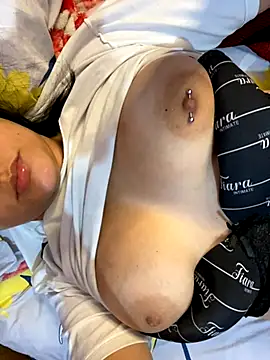 Snapshot of Nicol1997 chatting on November 2025 03:12:02 AM Nicol1997 online show from November 2025 03:12:02 AM