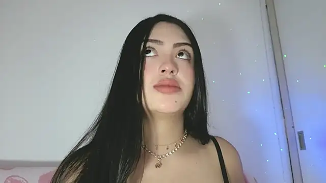 Snapshot of Sweet-Sophiee chatting on April 2026 03:05:01 AM Sweet-Sophiee online show from April 2026 03:05:01 AM