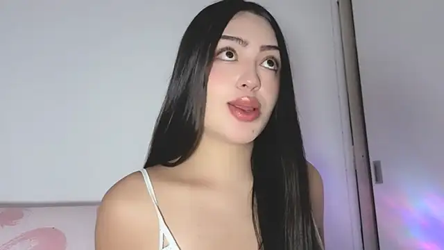 Snapshot of Sweet-Sophiee chatting on April 2026 03:30:02 AM Sweet-Sophiee online show from April 2026 03:30:02 AM