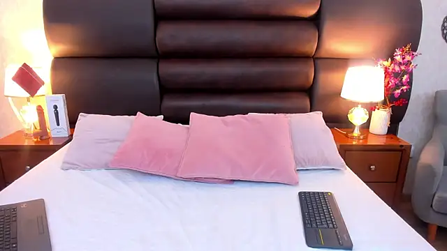 AmbarSantany online show from February 2026 10:14:01 PM