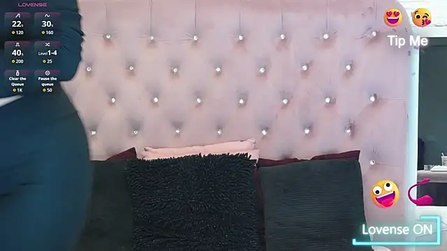 Snapshot of KikiSweet08 chatting on September 2025 04:15:01 AM KikiSweet08 online show from September 2025 04:15:01 AM