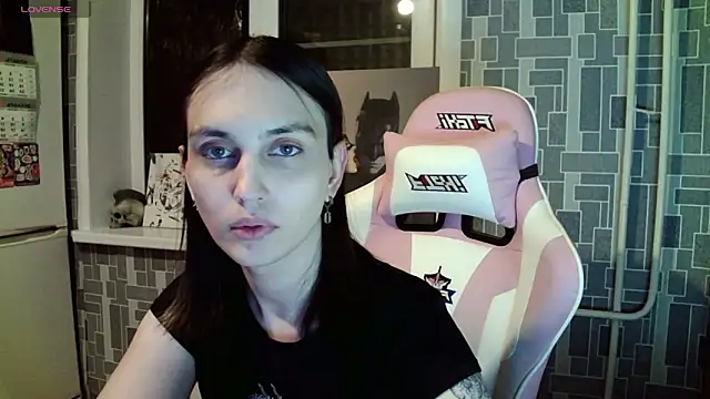 Snapshot of BlackHe4rts_ chatting on December 2024 11:12:02 PM BlackHe4rts  online show from December 2024 11:12:02 PM