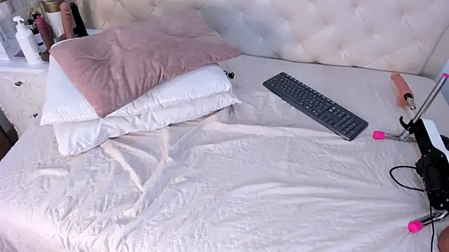  chloe adams online show from February 2025 02:46:02 PM