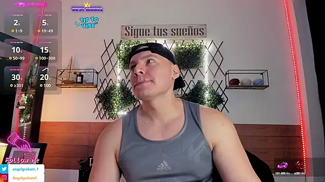 Snapshot of Angelgraham_1 chatting on March 2025 05:18:02 PM Angelgraham 1 online show from March 2025 05:18:02 PM