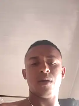 Snapshot of dariocraak chatting on January 2025 06:14:02 PM dariocraak online show from January 2025 06:14:02 PM