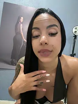 Elamesmamorena online show from May 2026 10:15:02 PM