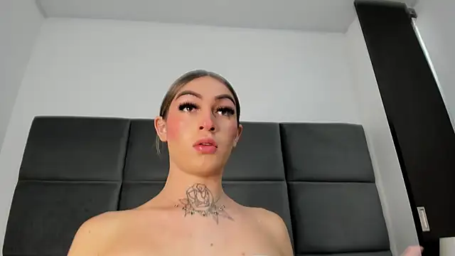 Snapshot of Lizz_Luna chatting on September 2025 02:28:02 PM Lizz Luna online show from September 2025 02:28:02 PM