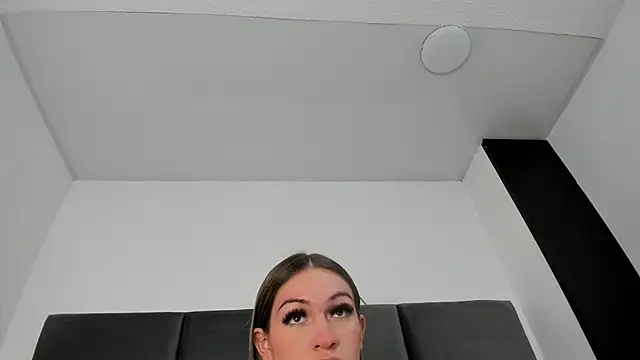 Snapshot of Lizz_Luna chatting on October 2025 02:15:01 PM Lizz Luna online show from October 2025 02:15:01 PM