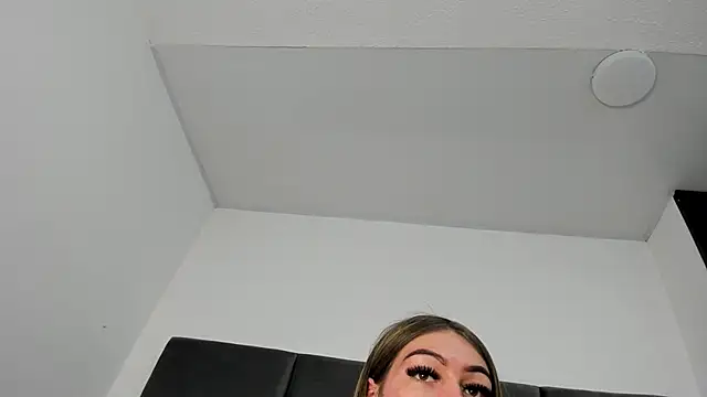 Snapshot of Lizz_Luna chatting on October 2025 02:19:01 PM Lizz Luna online show from October 2025 02:19:01 PM