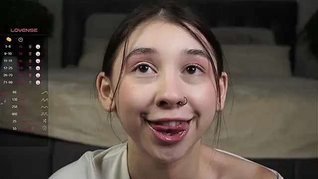 Snapshot of AislyEmbury chatting on January 2025 10:10:01 PM AislyEmbury online show from January 2025 10:10:01 PM