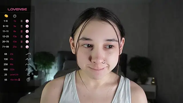 Snapshot of AislyEmbury chatting on February 2025 01:19:02 AM AislyEmbury online show from February 2025 01:19:02 AM