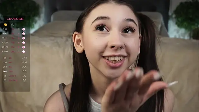 Snapshot of AislyEmbury chatting on February 2025 10:07:02 PM AislyEmbury online show from February 2025 10:07:02 PM