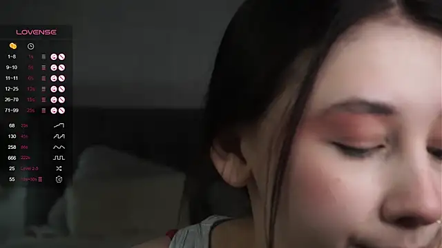 Snapshot of AislyEmbury chatting on March 2025 07:26:02 PM AislyEmbury online show from March 2025 07:26:02 PM