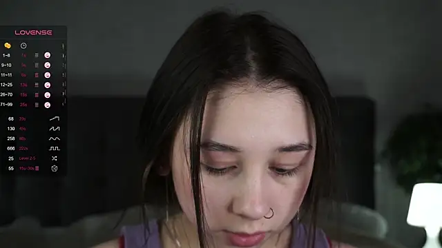 Snapshot of AislyEmbury chatting on March 2025 01:25:02 AM AislyEmbury online show from March 2025 01:25:02 AM