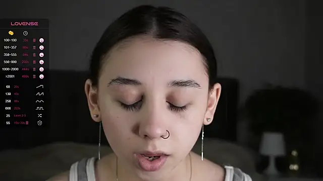 Snapshot of AislyEmbury chatting on March 2025 09:26:02 PM AislyEmbury online show from March 2025 09:26:02 PM