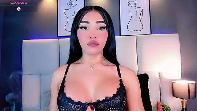 Snapshot of Valery_Sophiia chatting on December 2025 07:03:02 AM Valery Sophiia online show from December 2025 07:03:02 AM