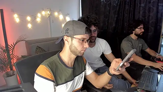 crisandrews online show from January 2025 10:49:02 PM