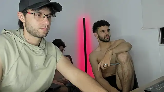 crisandrews online show from September 2025 02:45:01 AM