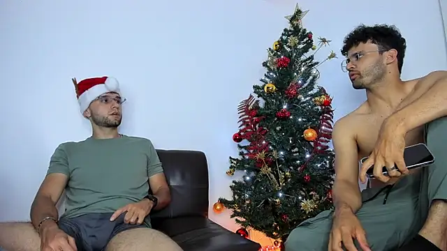 crisandrews online show from November 2025 01:42:01 AM