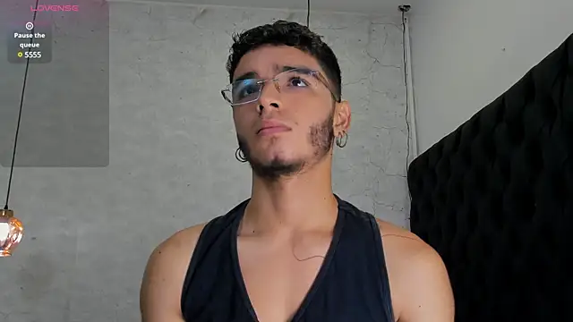 Ian Castillo  online show from February 2025 11:11:02 AM