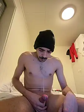 Snapshot of wolfwhite95 chatting on March 2026 01:01:01 AM wolfwhite95 online show from March 2026 01:01:01 AM