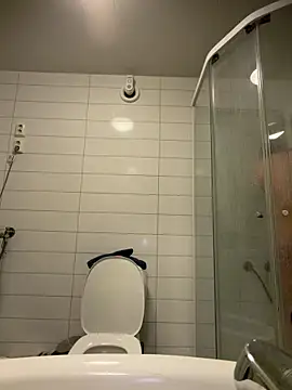 Snapshot of wolfwhite95 chatting on March 2026 06:37:02 PM wolfwhite95 online show from March 2026 06:37:02 PM