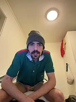 Snapshot of wolfwhite95 chatting on March 2026 01:43:02 AM wolfwhite95 online show from March 2026 01:43:02 AM