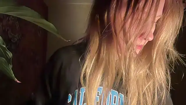 saint cat25 online show from December 2024 03:00:01 PM