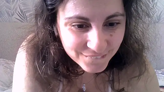 Snapshot of ShelaDiass chatting on February 2026 10:34:02 AM ShelaDiass online show from February 2026 10:34:02 AM